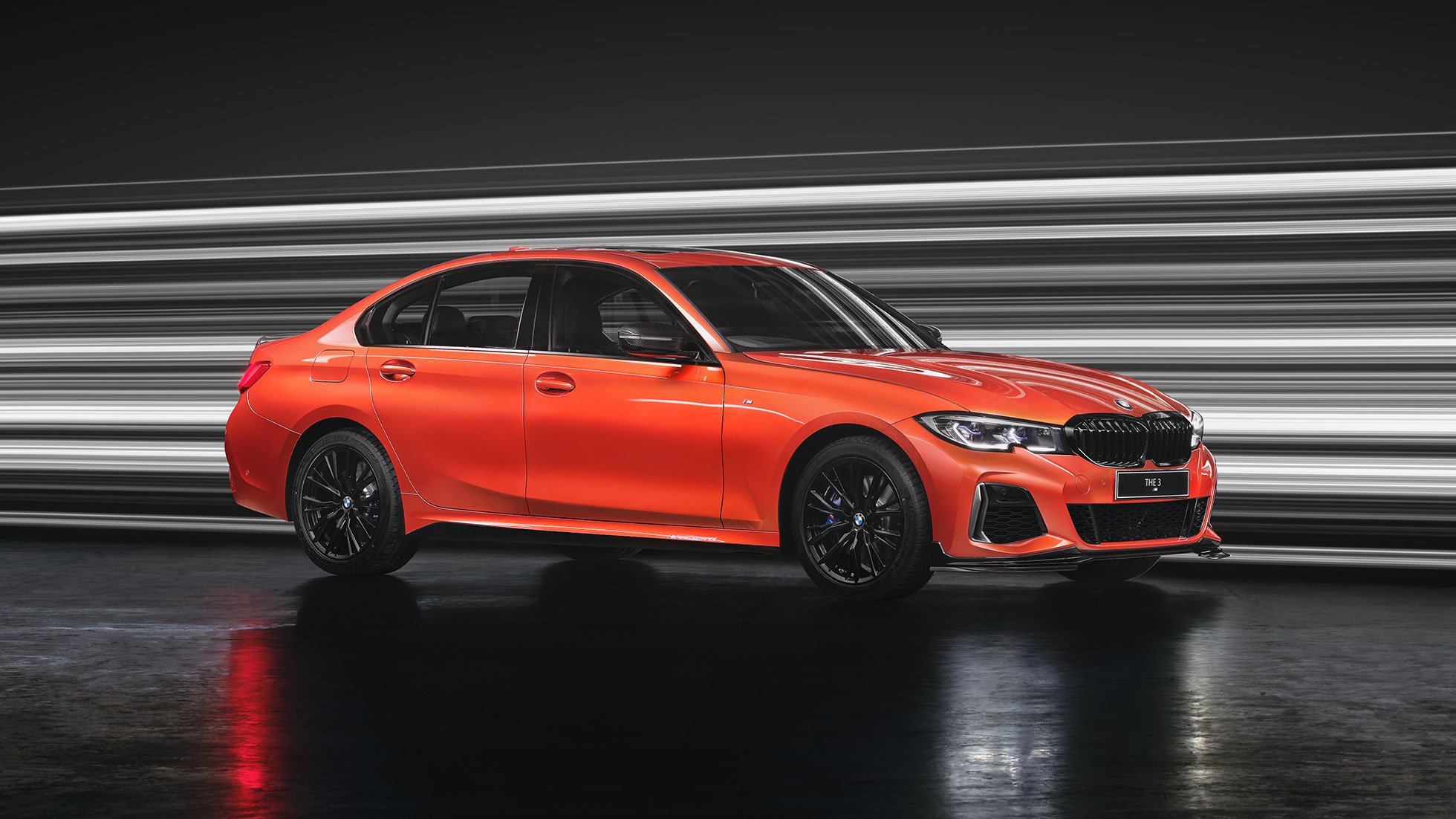 BMW M340i xDrive Double kidney grille BMW M340i xDrive Sedan G20 Sapphire Black metallic close-up view